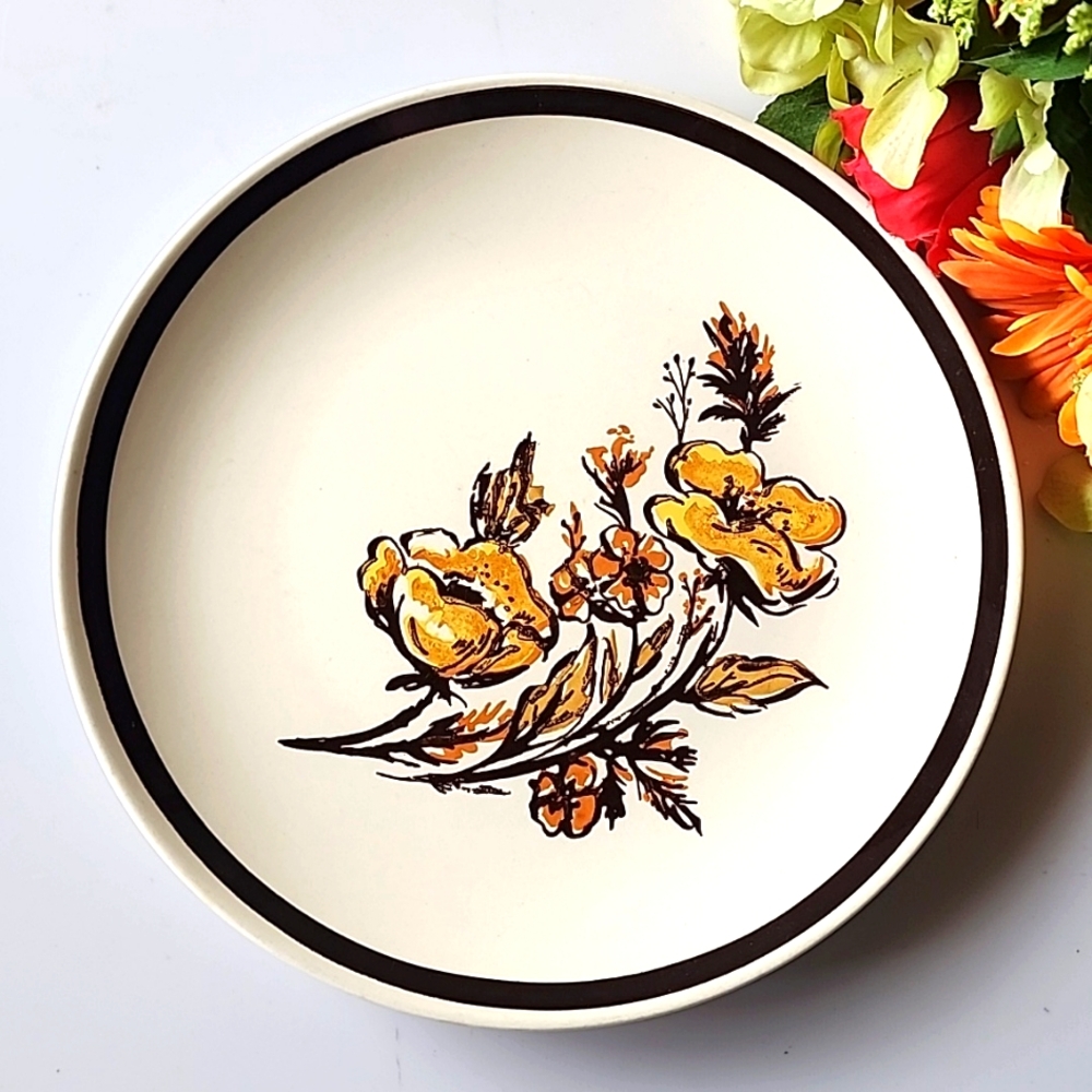 Royal China Jeannette Frolic, Dinner Plate. USA